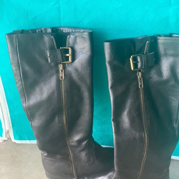 Boots - Picture 3 of 3